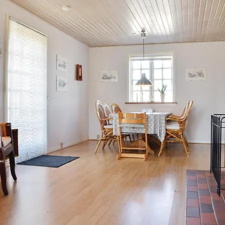 Feriehus Three-bedroom Holiday In Ulfborg