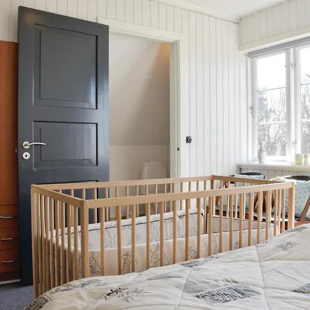 Feriehus Three-bedroom Holiday In