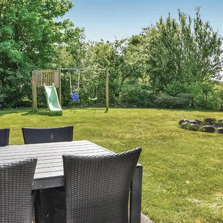Three-bedroom Holiday In Feriehus Ulfborg